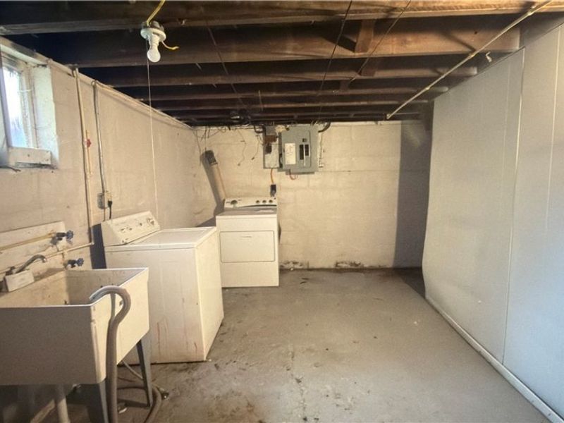 3423 E 137th Street, Cleveland, OH 44120 Photo 20