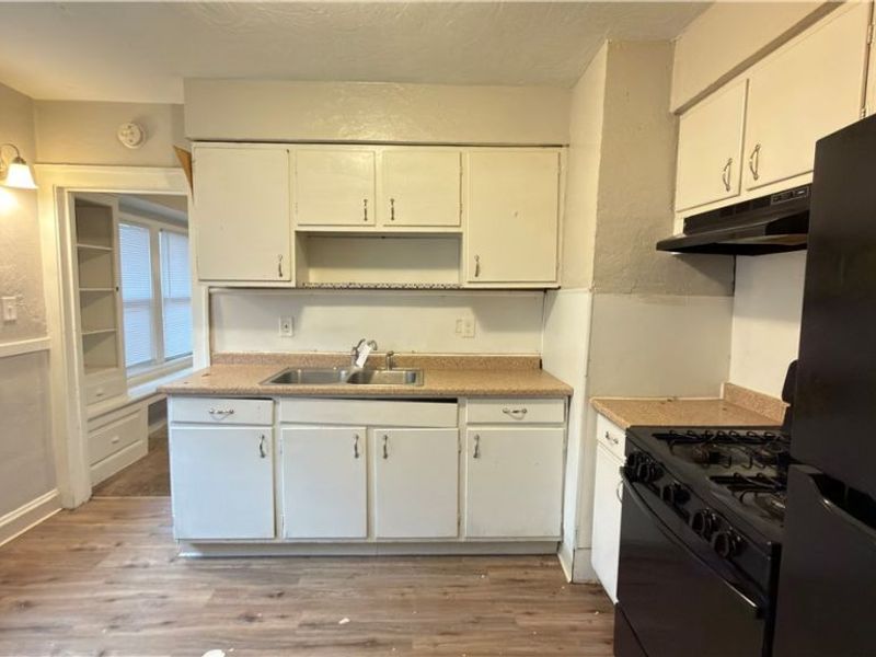 3423 E 137th Street, Cleveland, OH 44120 Photo 9