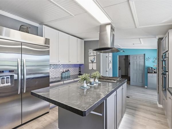 1000 Forest Oaks Street, Azle, TX 76020