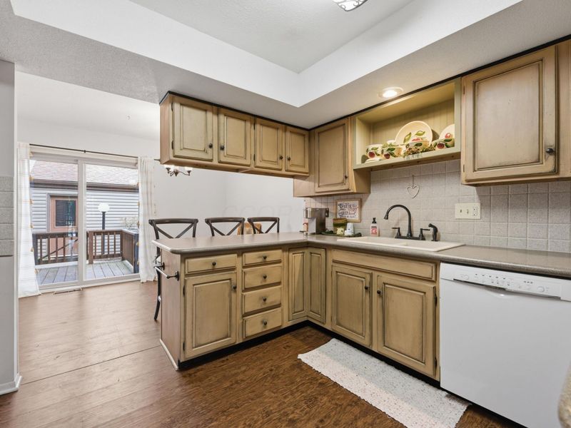 694 Tall Oaks Drive, Newark, OH 43055 Photo 10