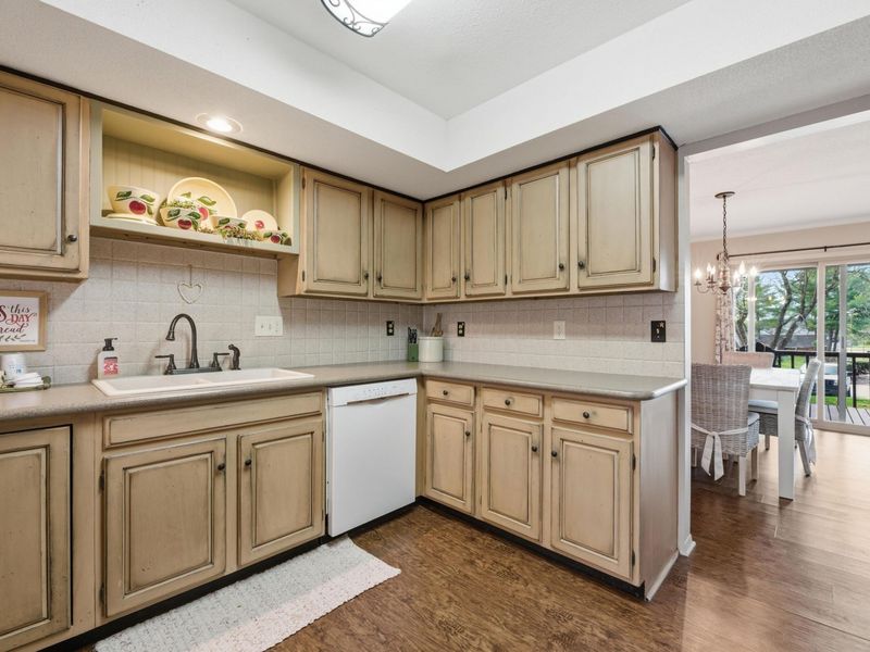 694 Tall Oaks Drive, Newark, OH 43055 Photo 8