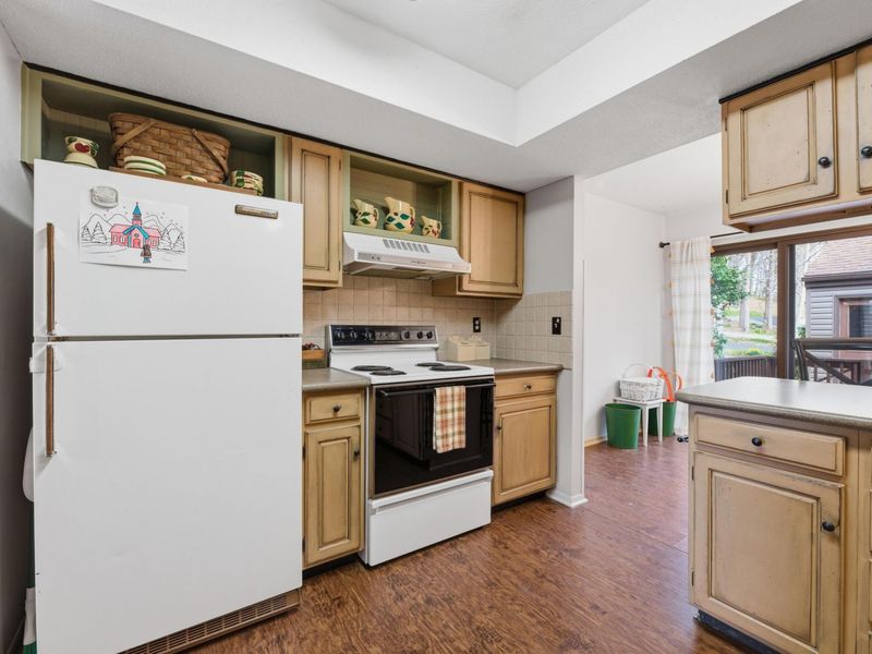 694 Tall Oaks Drive, Newark, OH 43055 Photo 9