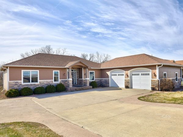 15286 NE 42nd Street , Cambridge, IA 50046