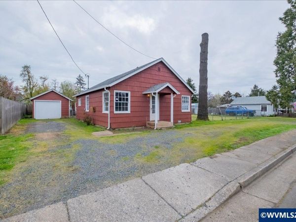 1132 2nd Av, Sweet Home, OR 97386