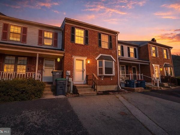 27 MACTAVISH COURT, NEW CASTLE, DE 19720