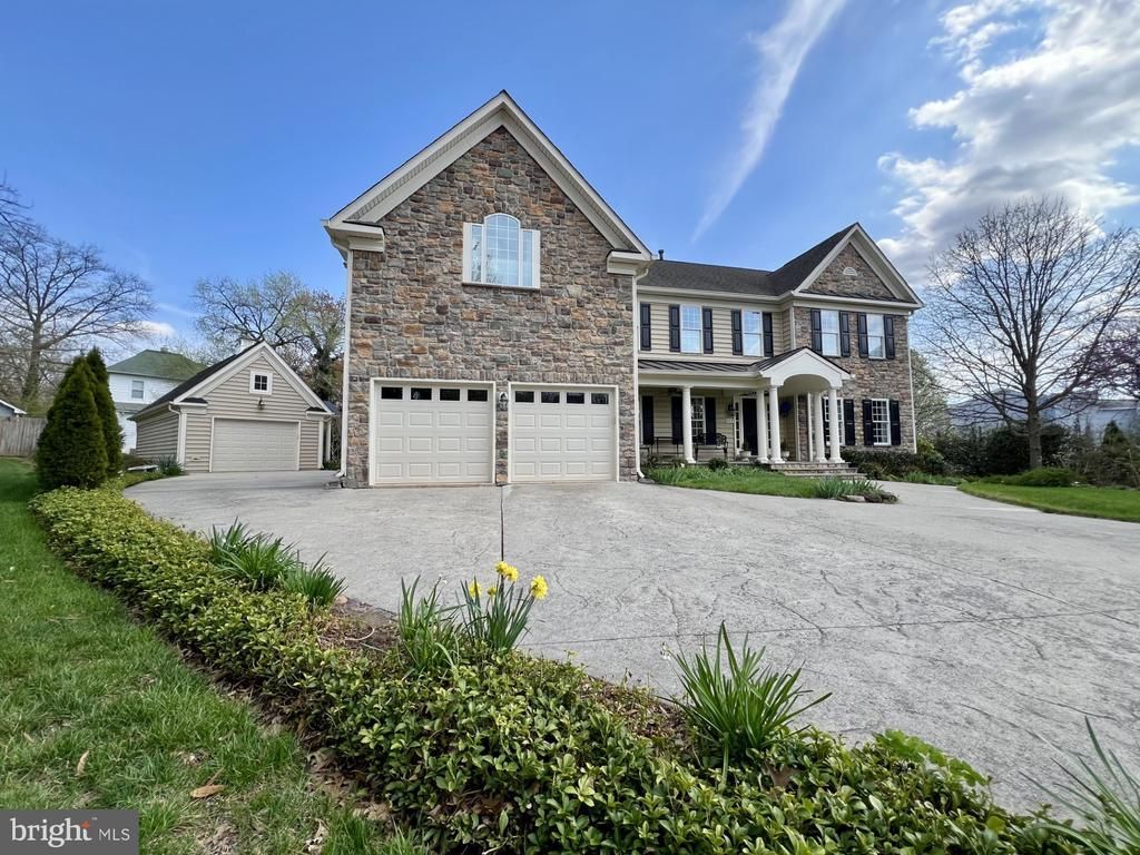 888 BALLOU STREET, HERNDON, VA 20170