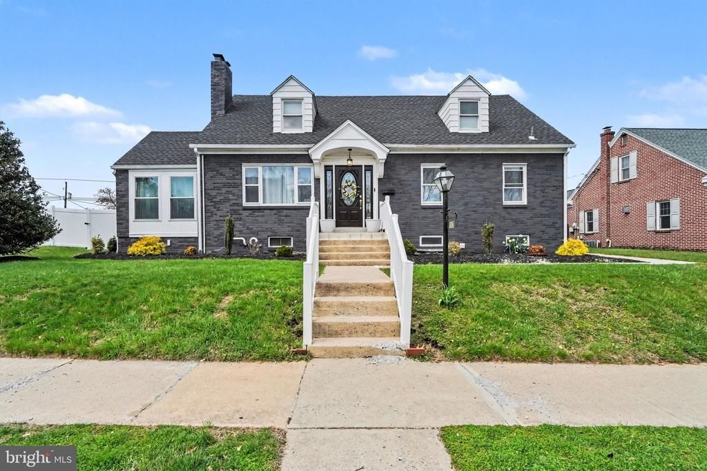 117 W AREBA AVENUE , HERSHEY, PA 17033