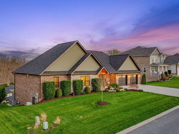 1195 Panoramic Vista, Johnson City, TN 37615