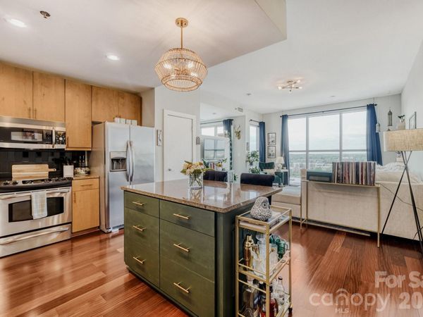 333 W Trade Street W, Unit 1105, Charlotte, NC 28202