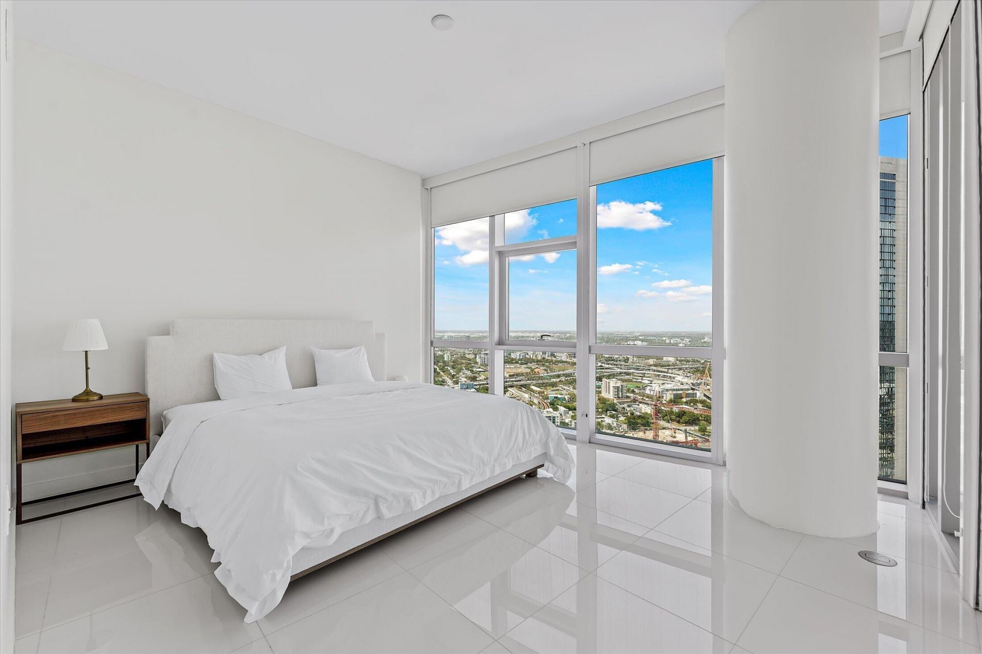 851 NE 1st Avenue, Unit 4100, Miami, FL 33132 Photo
