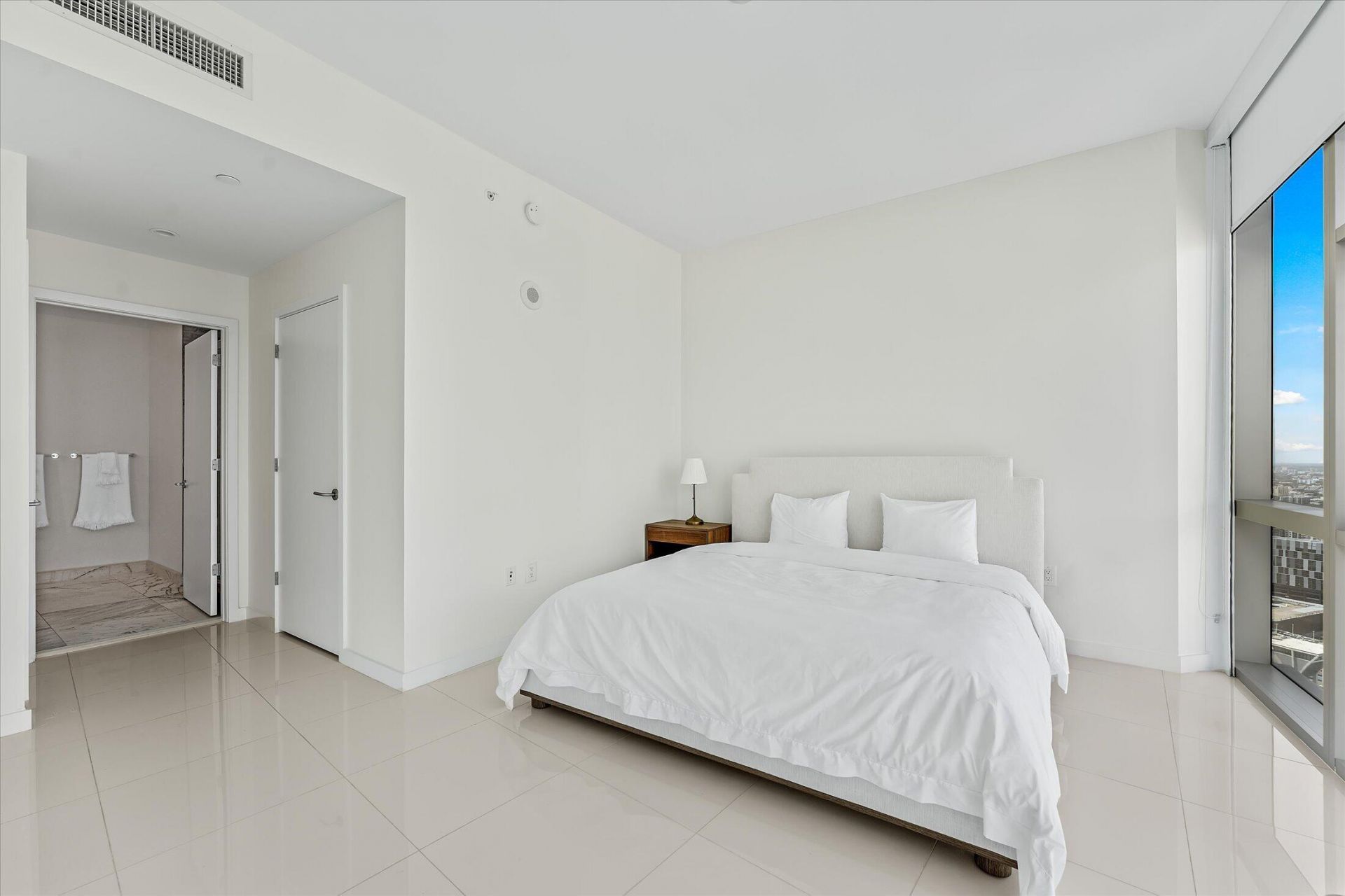 851 NE 1st Avenue, Unit 4100, Miami, FL 33132 Photo