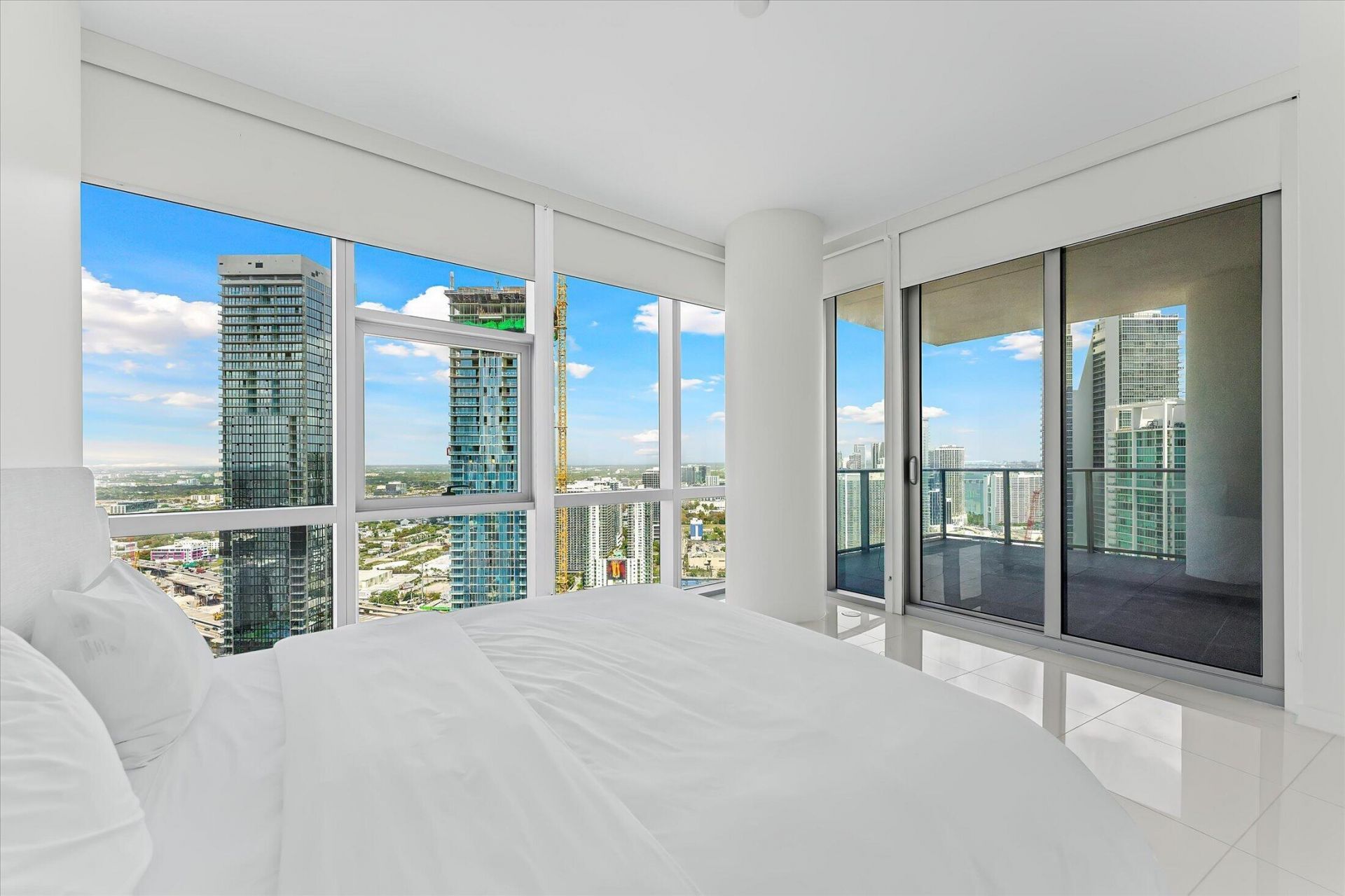 851 NE 1st Avenue, Unit 4100, Miami, FL 33132 Photo