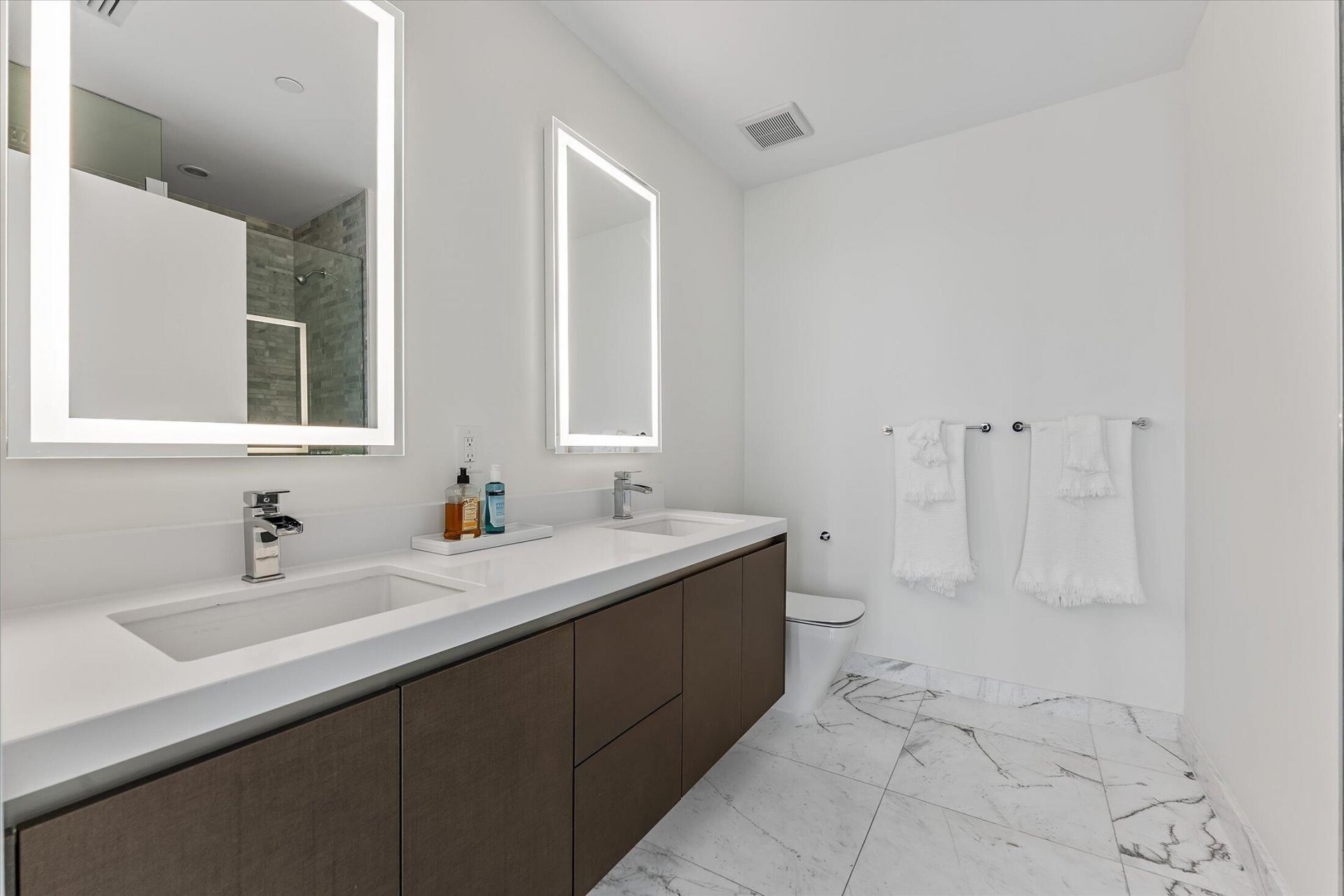 851 NE 1st Avenue, Unit 4100, Miami, FL 33132 Photo