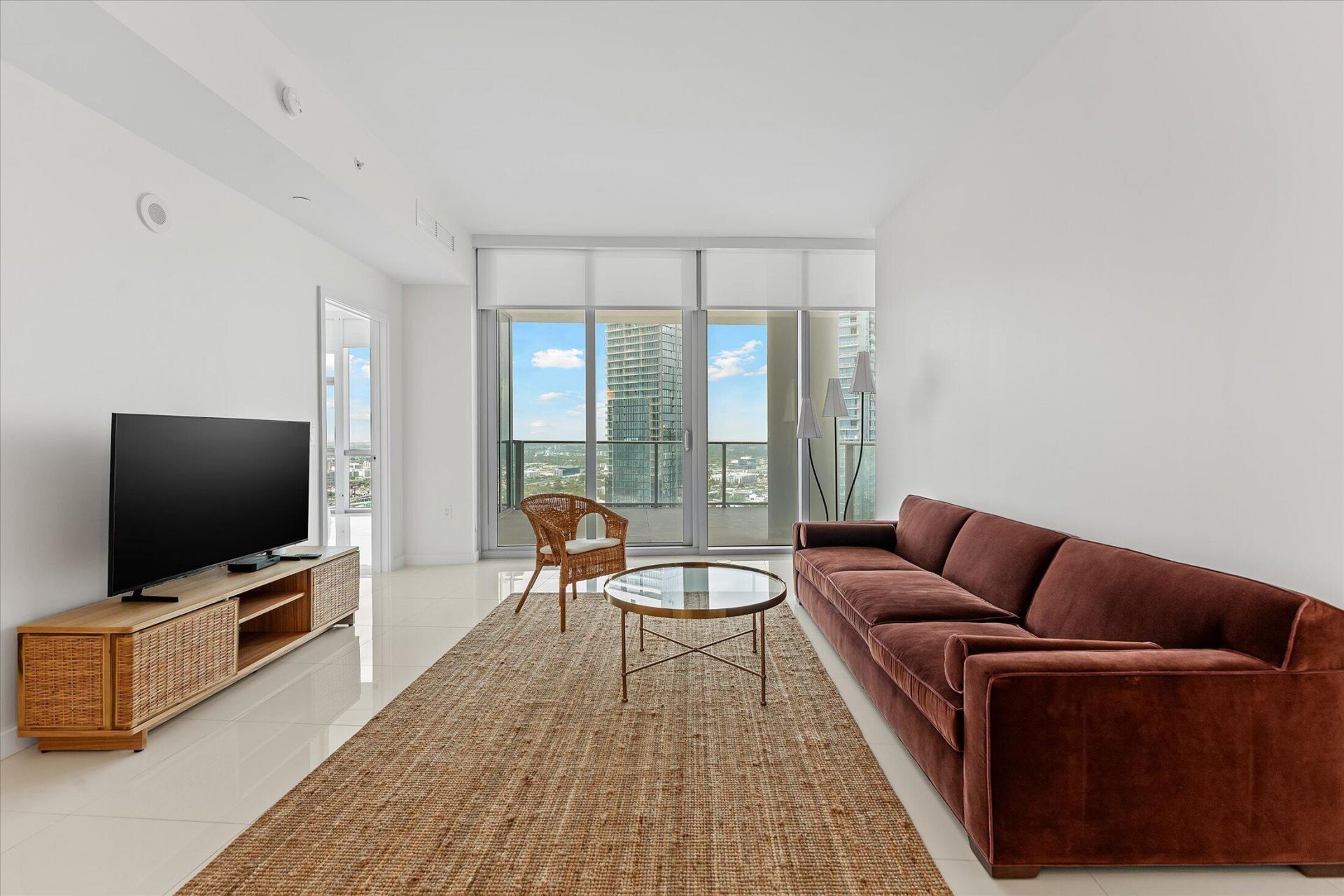 851 NE 1st Avenue, Unit 4100, Miami, FL 33132 Photo