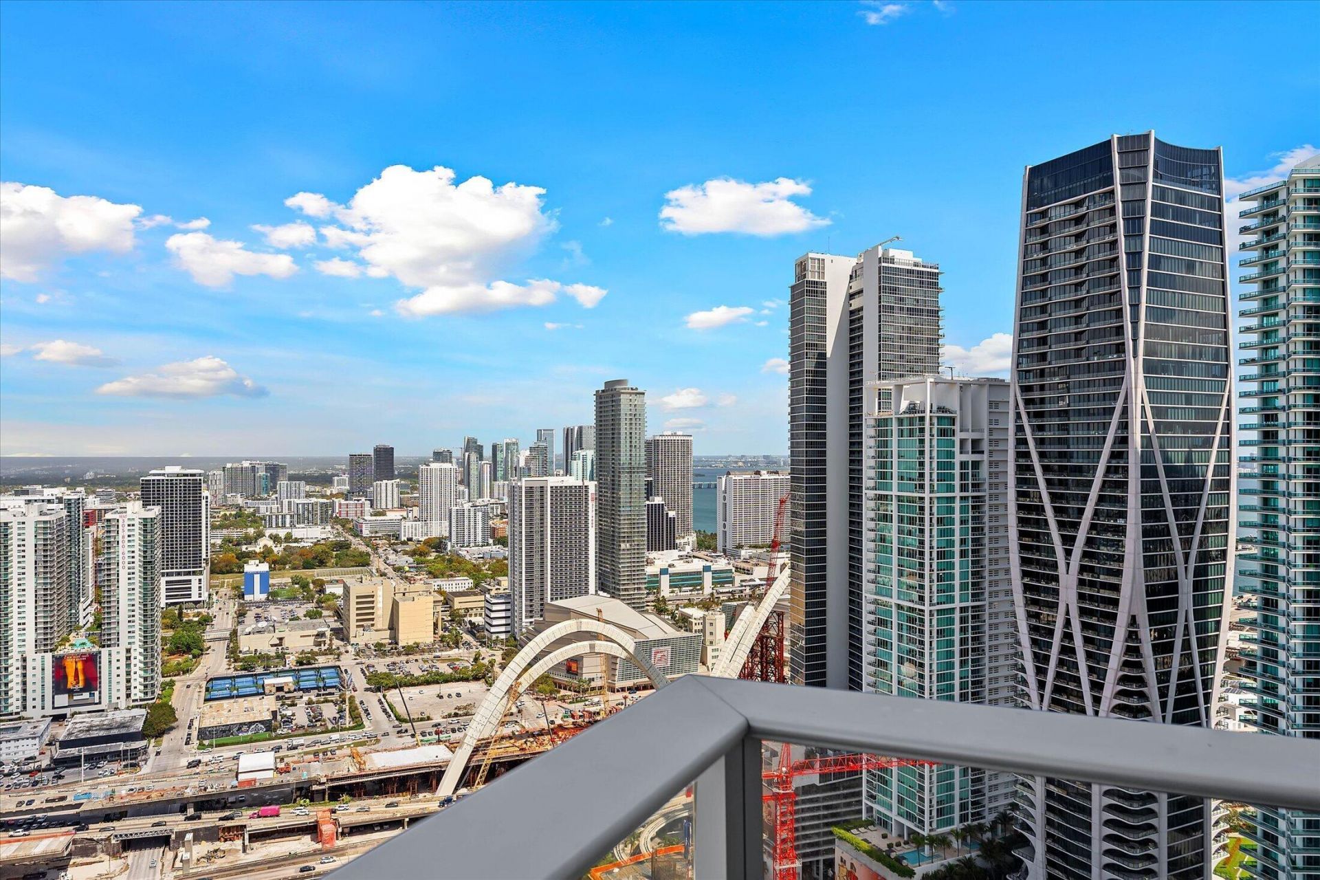 851 NE 1st Avenue, Unit 4100, Miami, FL 33132 Photo