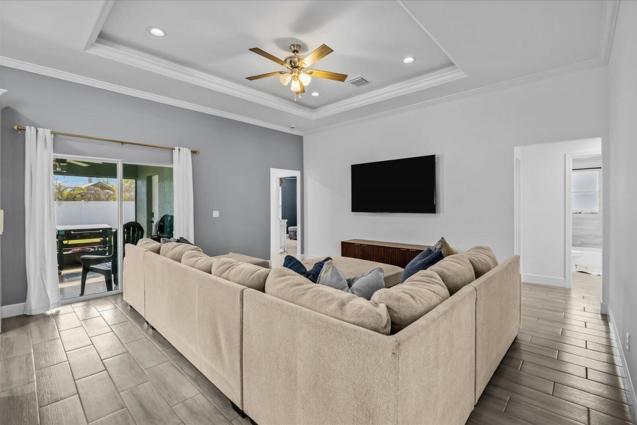 621 SE Prineville Street, Port Saint Lucie, FL 34983 Photo