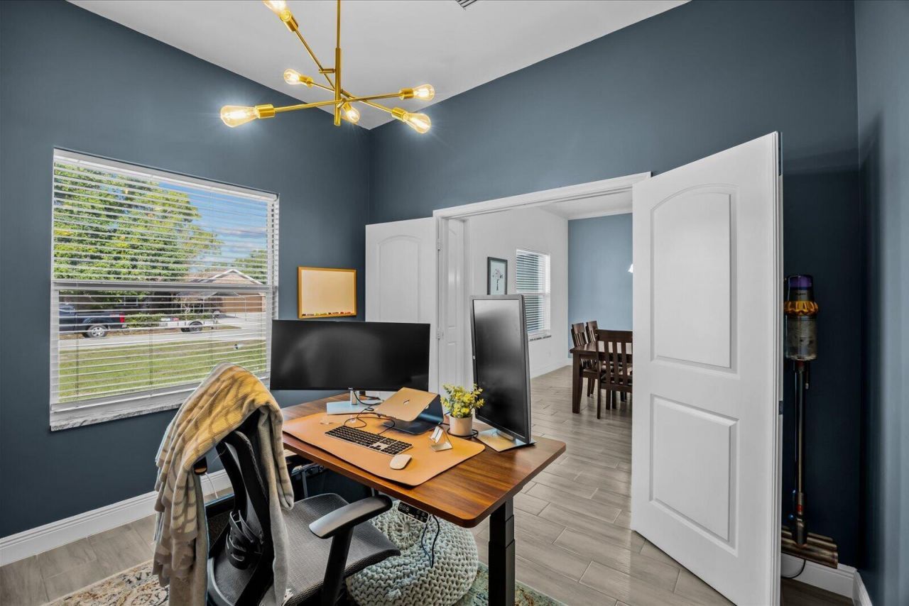 621 SE Prineville Street, Port Saint Lucie, FL 34983 Photo