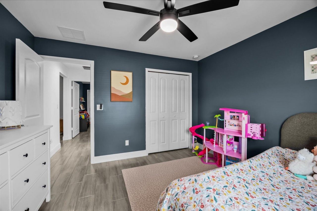 621 SE Prineville Street, Port Saint Lucie, FL 34983 Photo