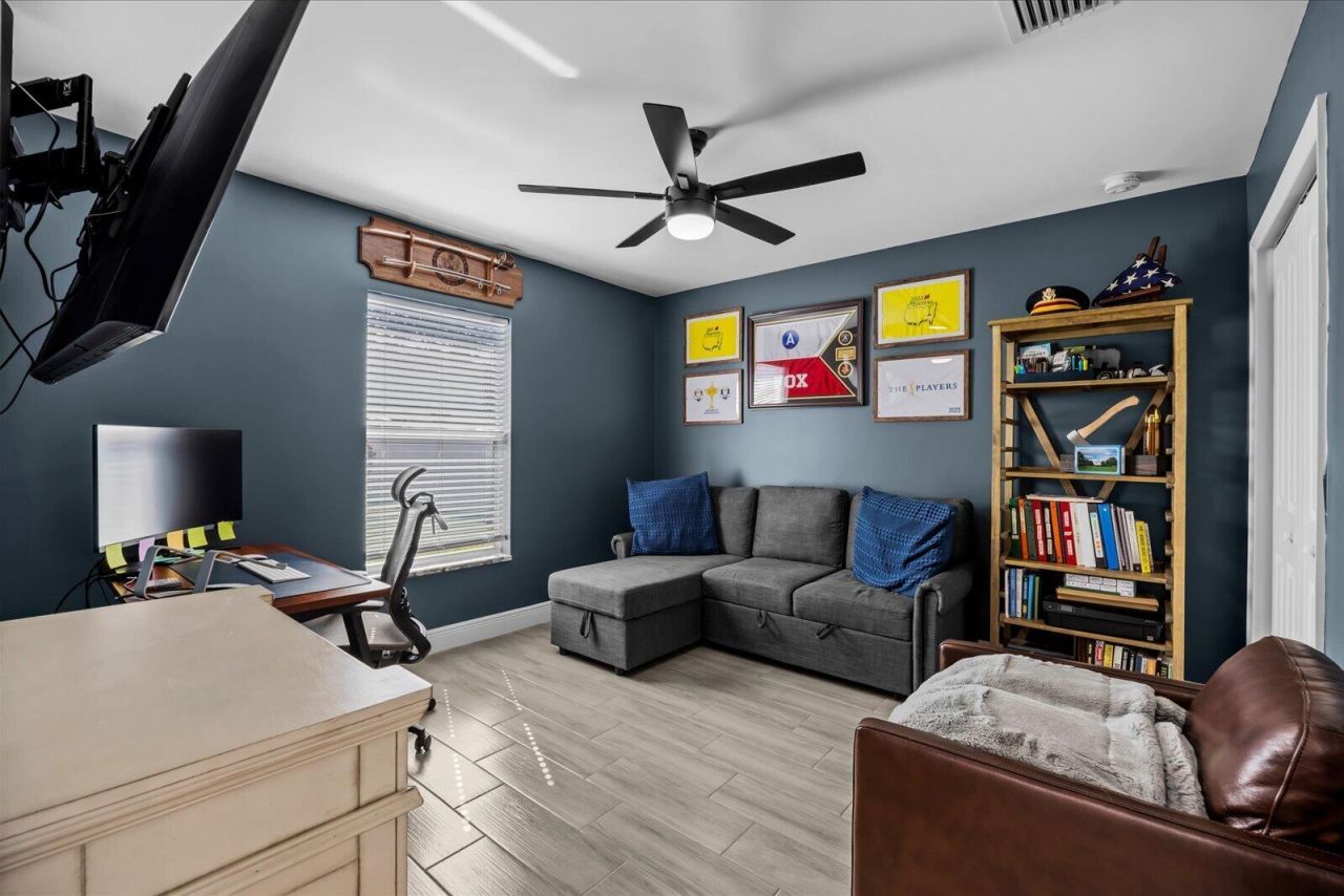 621 SE Prineville Street, Port Saint Lucie, FL 34983 Photo