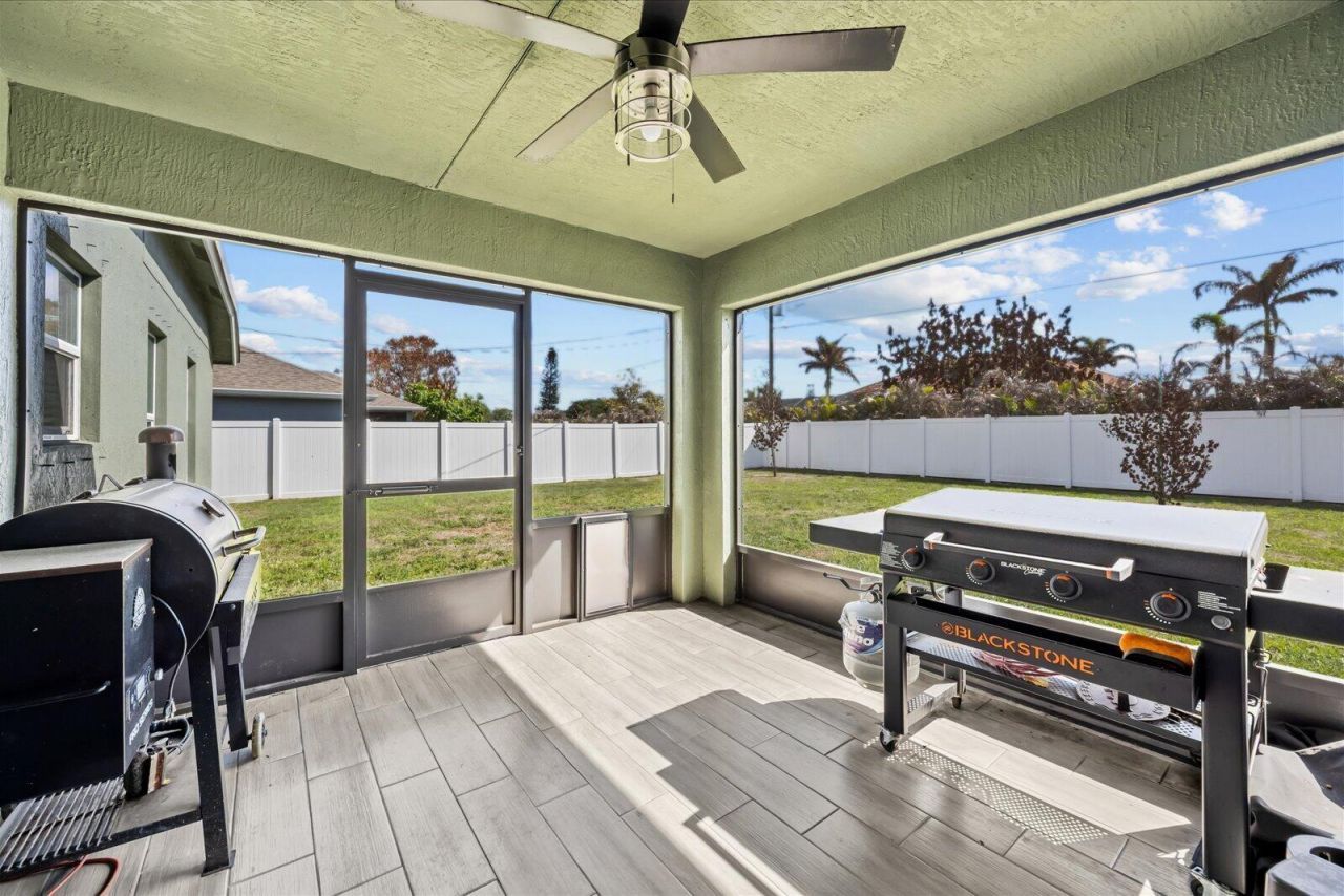 621 SE Prineville Street, Port Saint Lucie, FL 34983 Photo