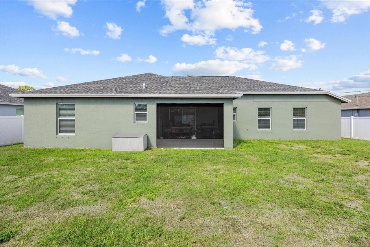 621 SE Prineville Street, Port Saint Lucie, FL 34983 Photo