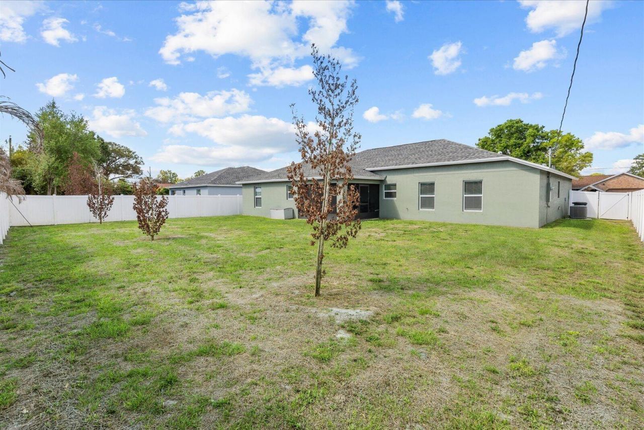 621 SE Prineville Street, Port Saint Lucie, FL 34983 Photo