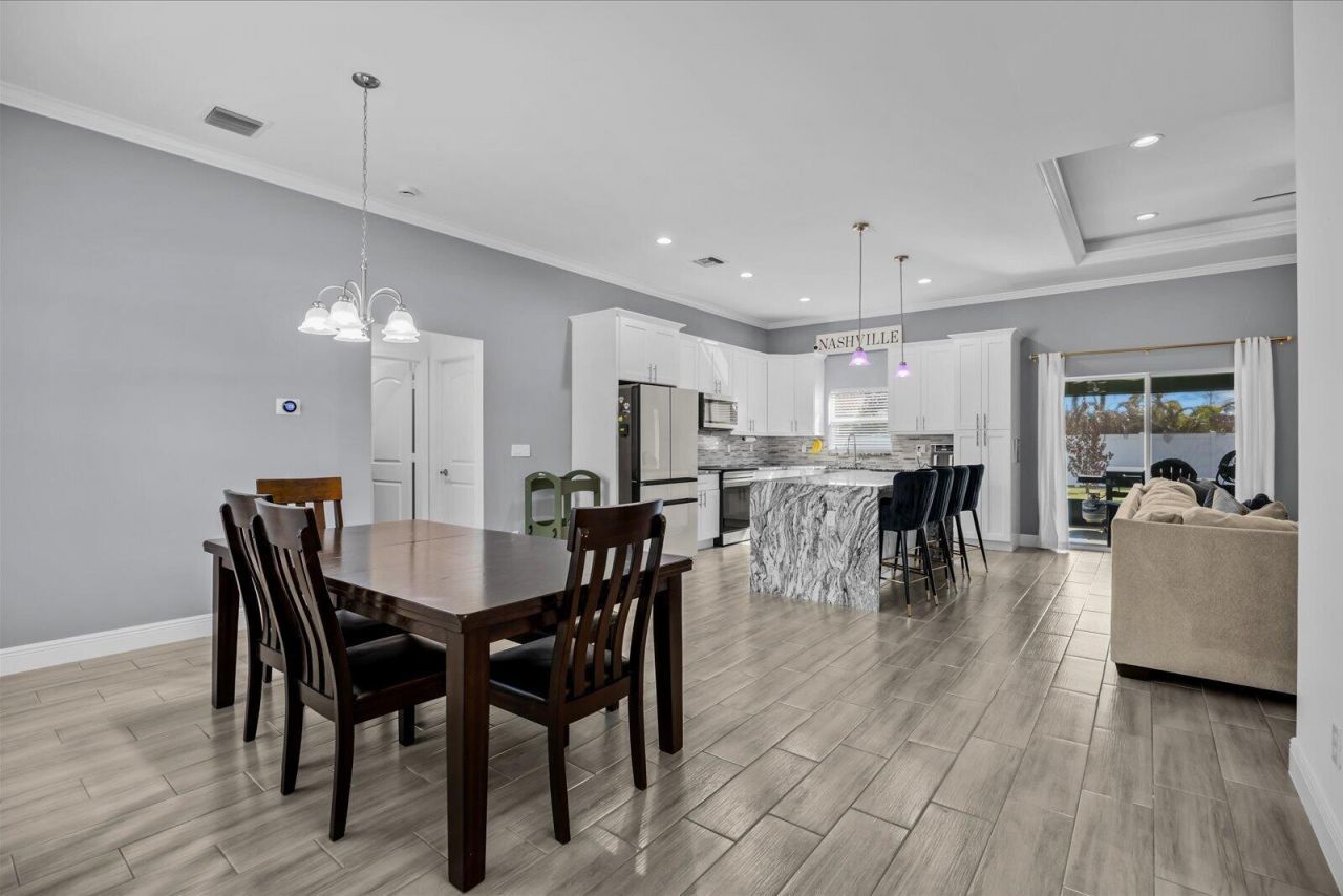 621 SE Prineville Street, Port Saint Lucie, FL 34983 Photo