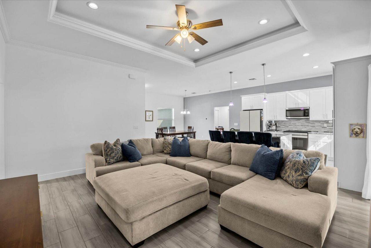 621 SE Prineville Street, Port Saint Lucie, FL 34983 Photo