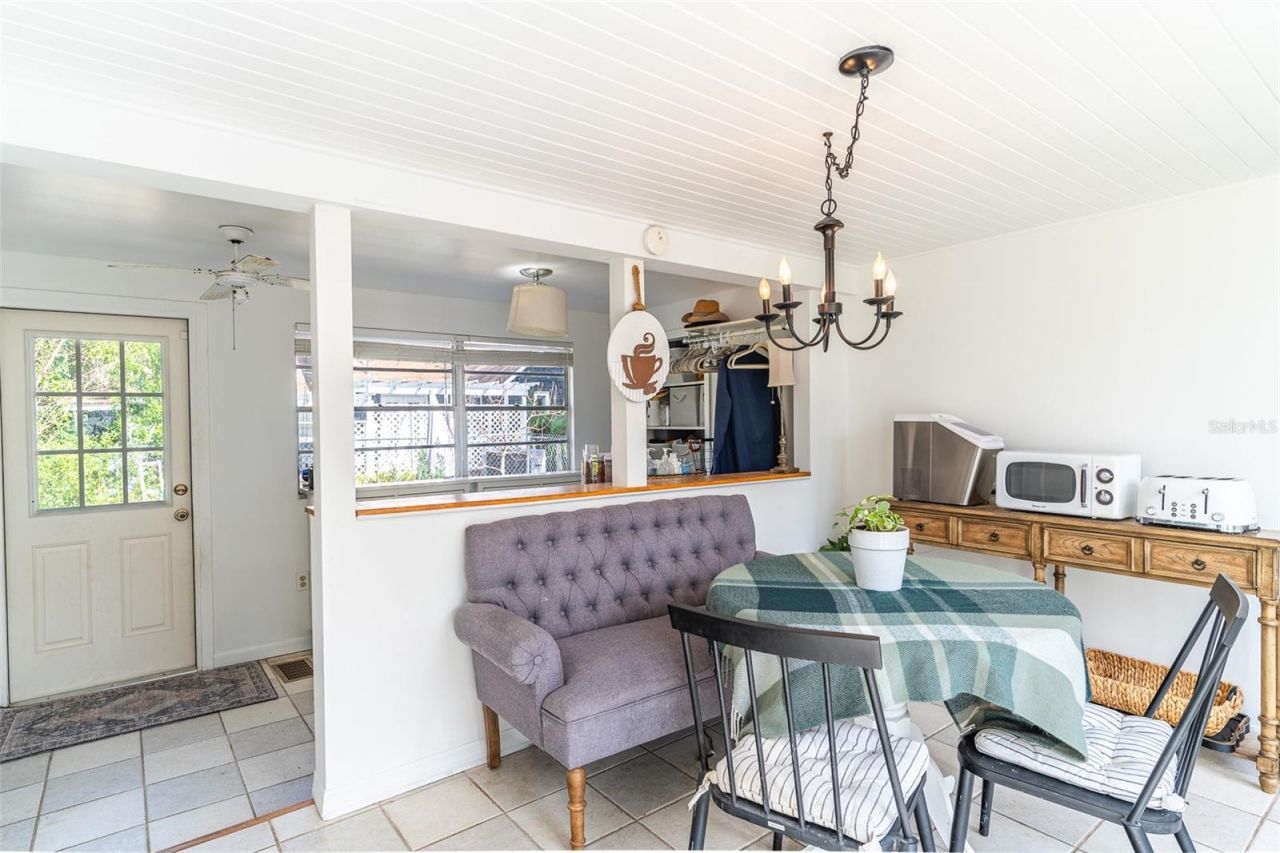 325 E Johnson Avenue , Lake Wales, FL 33853 Photo