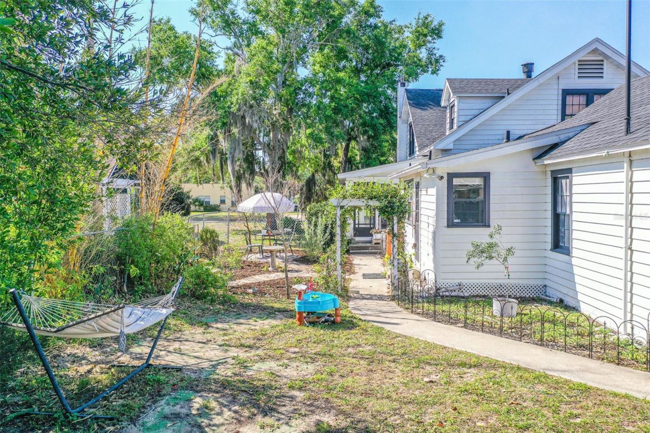 325 E Johnson Avenue , Lake Wales, FL 33853 Photo