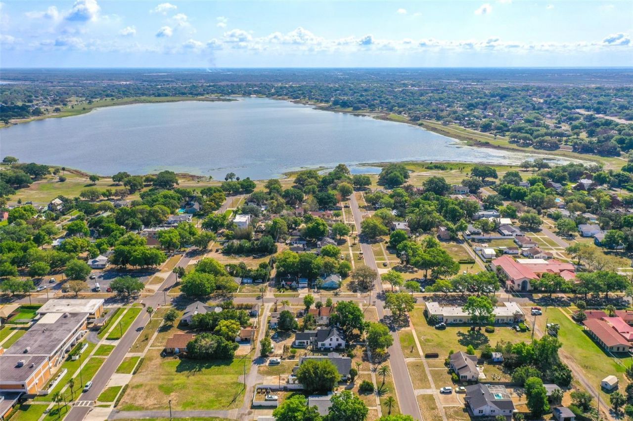 325 E Johnson Avenue , Lake Wales, FL 33853 Photo