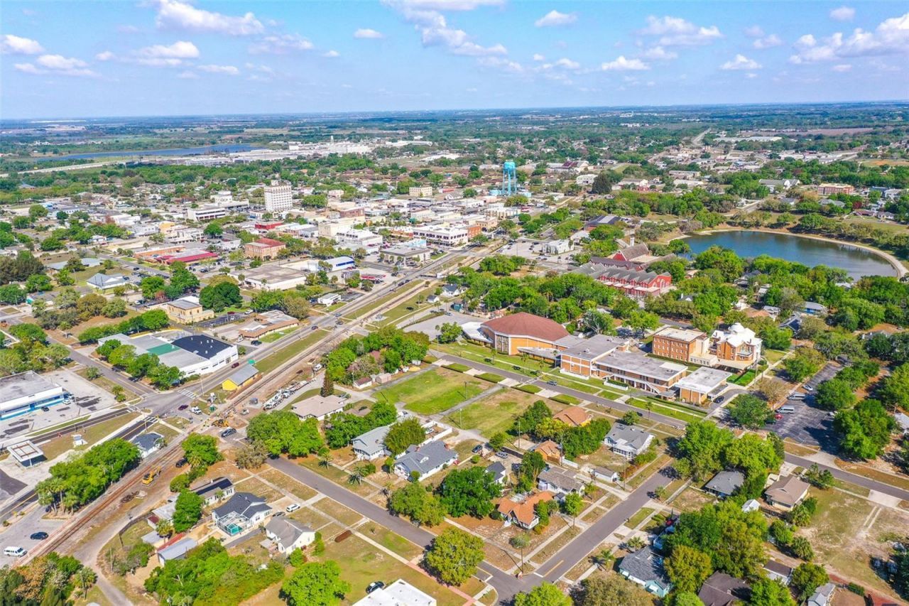 325 E Johnson Avenue , Lake Wales, FL 33853 Photo