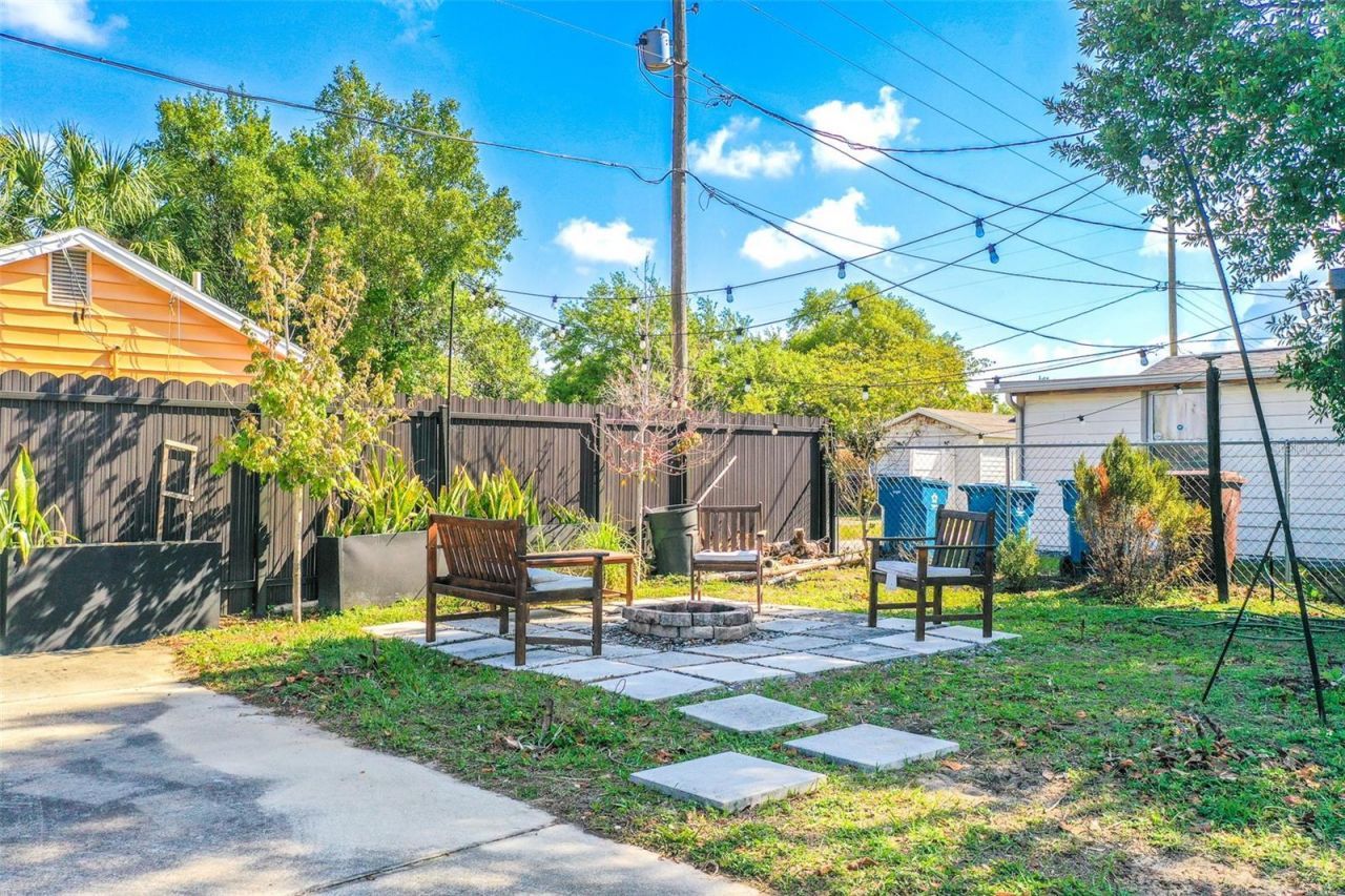 325 E Johnson Avenue , Lake Wales, FL 33853 Photo