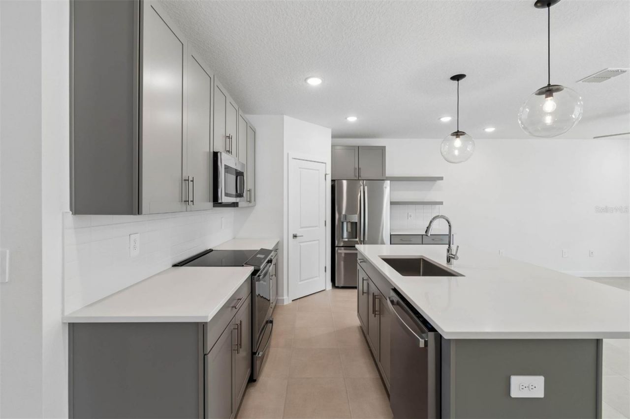 3126 Rein Avenue, Unit 32, Davenport, FL 33837 Photo