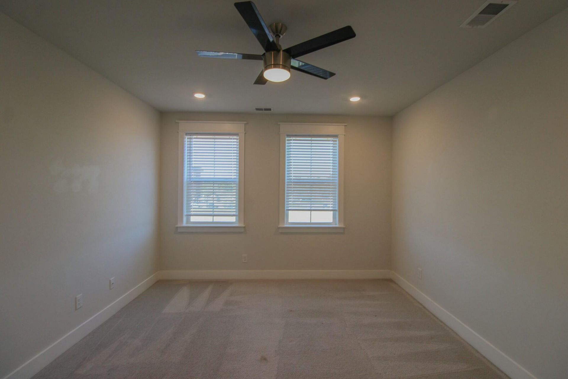 1624 Florentia Street Photo 13