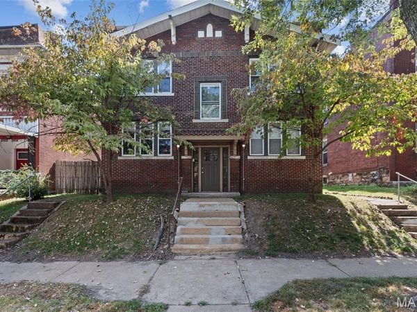4242 Botanical Avenue , St Louis, MO 63110