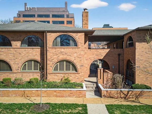 170 N Brentwood Boulevard, Clayton, MO 63105