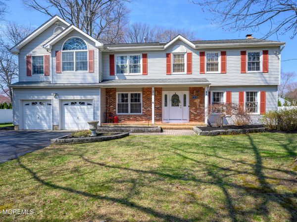 21 Jefferson Court, Freehold, NJ 07728