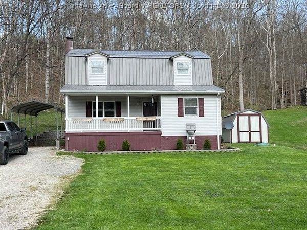 142 Pine Lake Drive, Scott Depot, WV 25560
