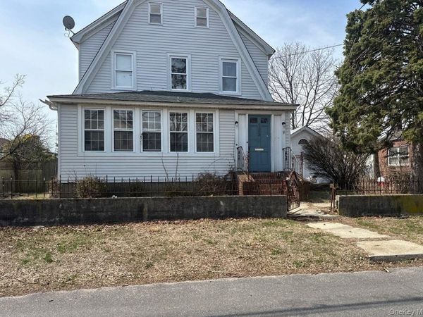 129 N 7th Street , Lindenhurst, NY 11757