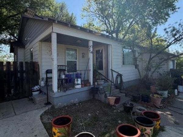 1228 Marion Avenue, Fort Worth, TX 76104
