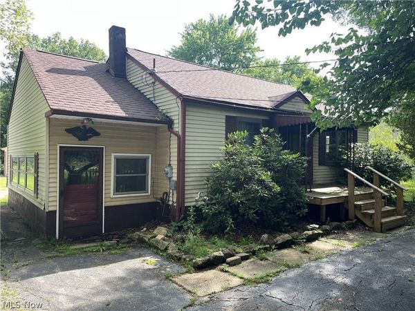744 Carson Salt Springs Road, Mineral Ridge, OH 44440