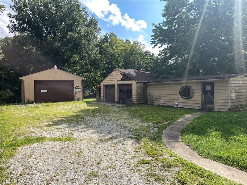 744 Carson Salt Springs Road, Mineral Ridge, OH 44440 Photo 2
