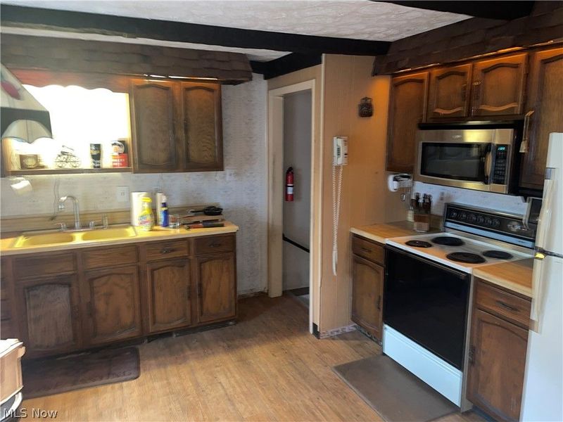 744 Carson Salt Springs Road, Mineral Ridge, OH 44440 Photo 8