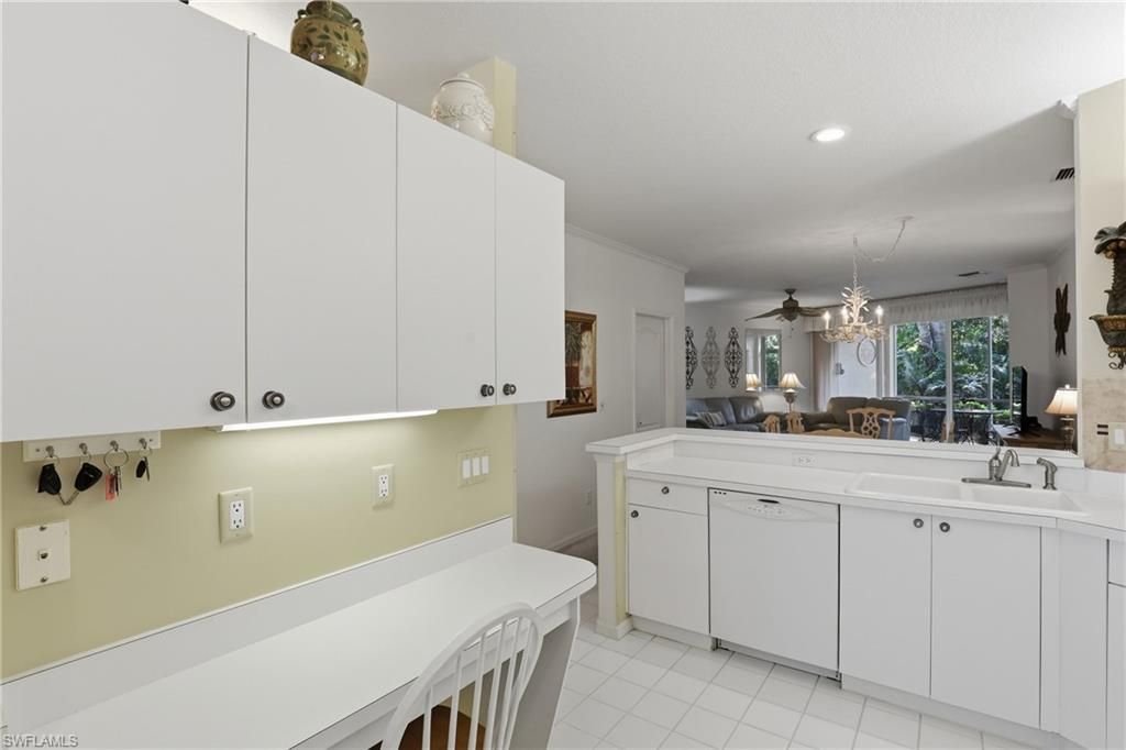 8420 Excalibur Cir, Unit R6, Naples, FL 34108 Photo