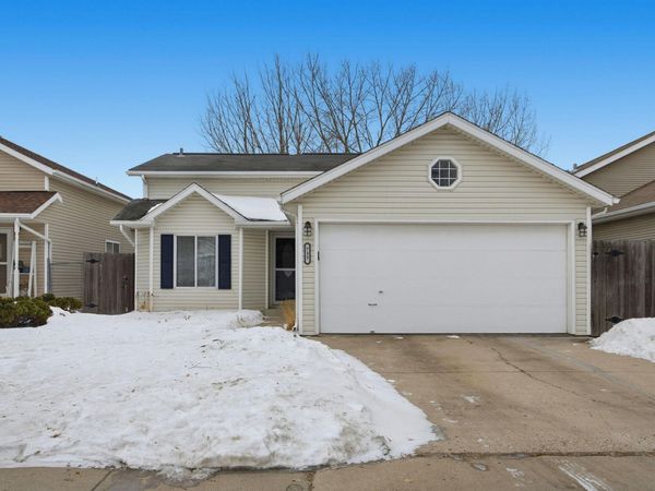 735 47 1/2 Street S, Fargo, ND 58103