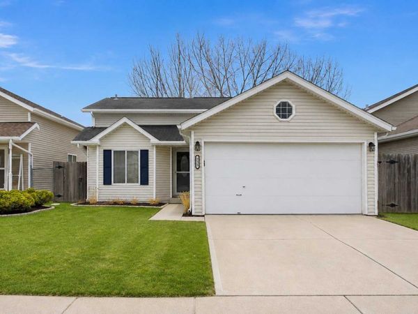 735 47 1/2 Street S, Fargo, ND 58103