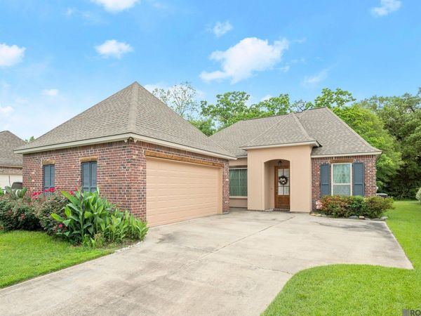 8251 Valencia Ct, Baton Rouge, LA 70820