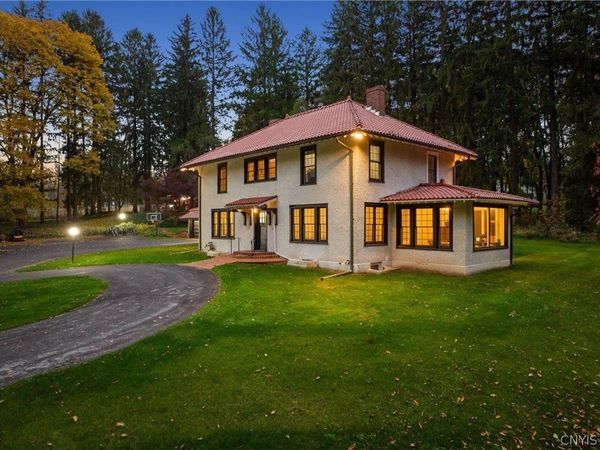 28 Jordan Road, New Hartford, NY 13413