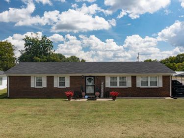 1210 Peacock Road, Paris, KY 40361